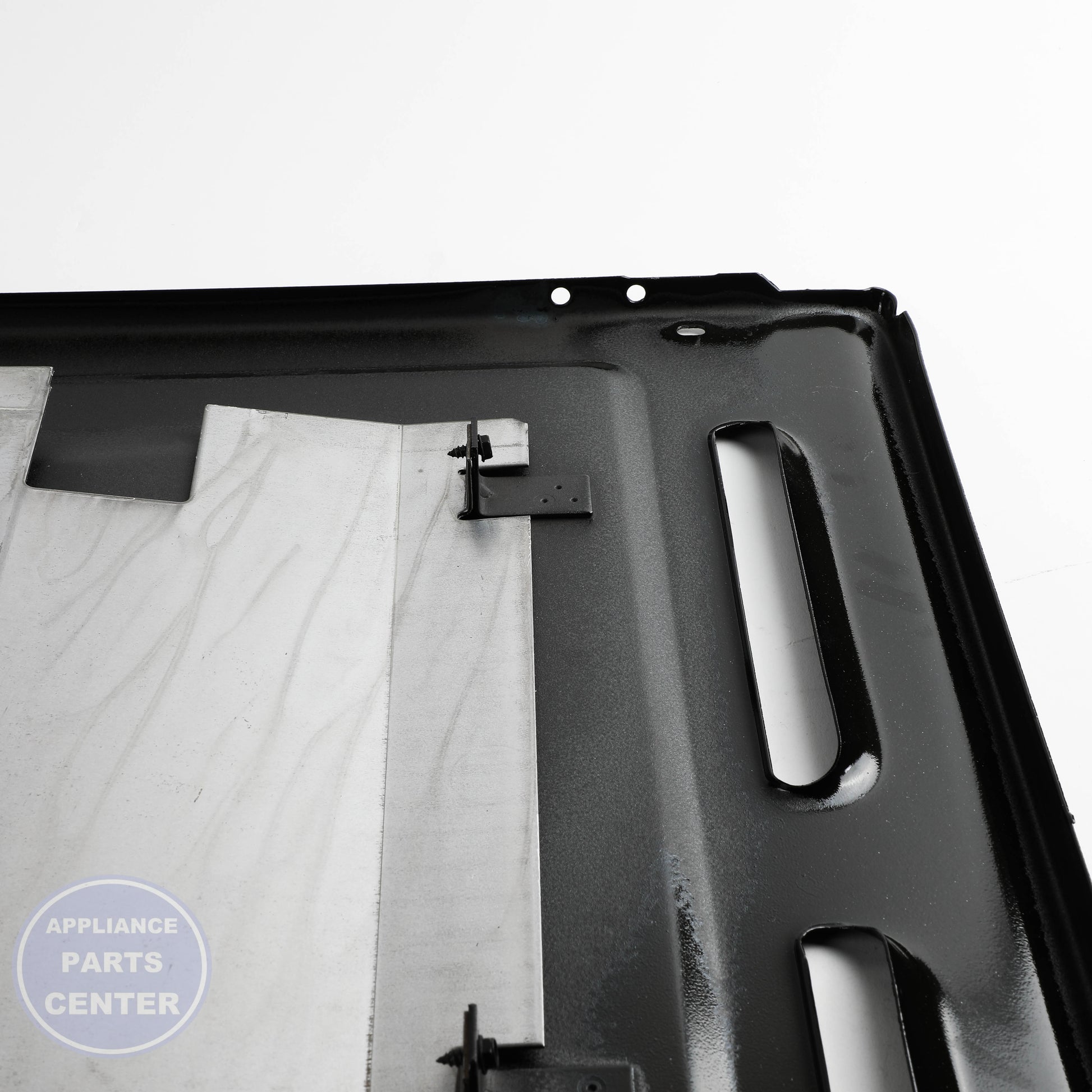 GEH BOTTOM OVEN  AND DEFLECTOR ASM WB35X37967 - Installation in GEH models showing key mounting points