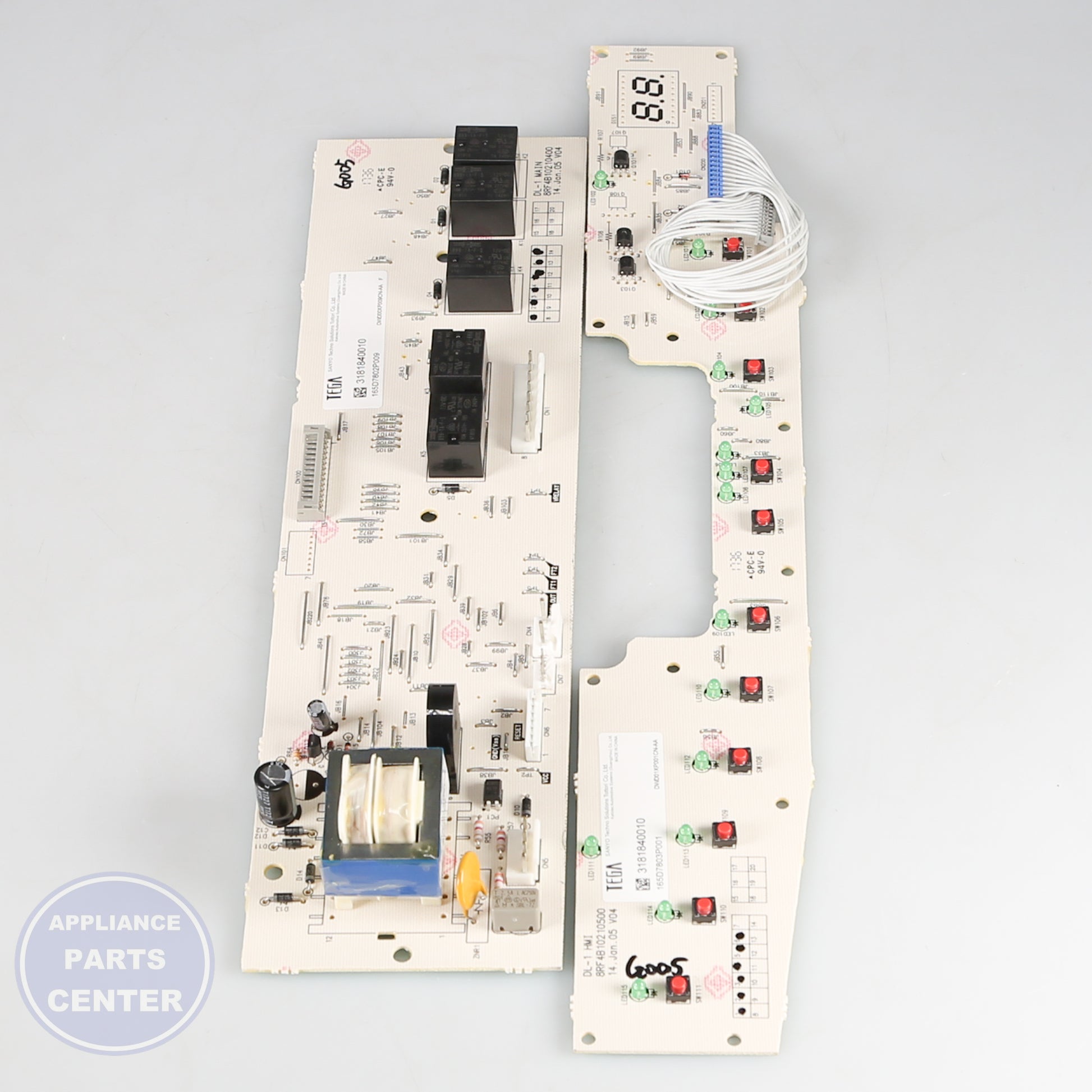 GEH KIT-MAIN & TACTILE BOARD WD21X10395 - Installation in specific model showing mounting points