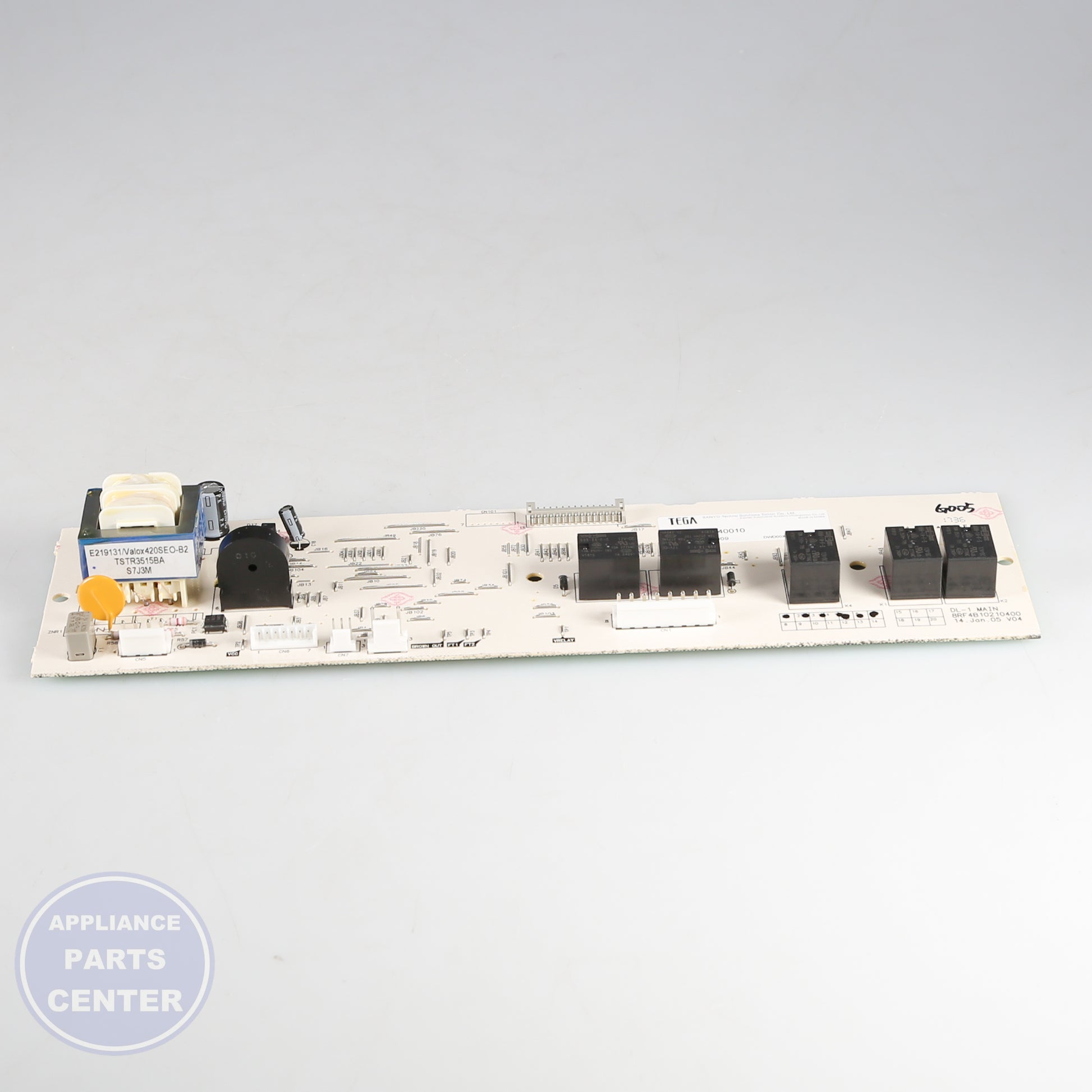 GEH KIT-MAIN & TACTILE BOARD WD21X10395 - Installation in specific model showing mounting points