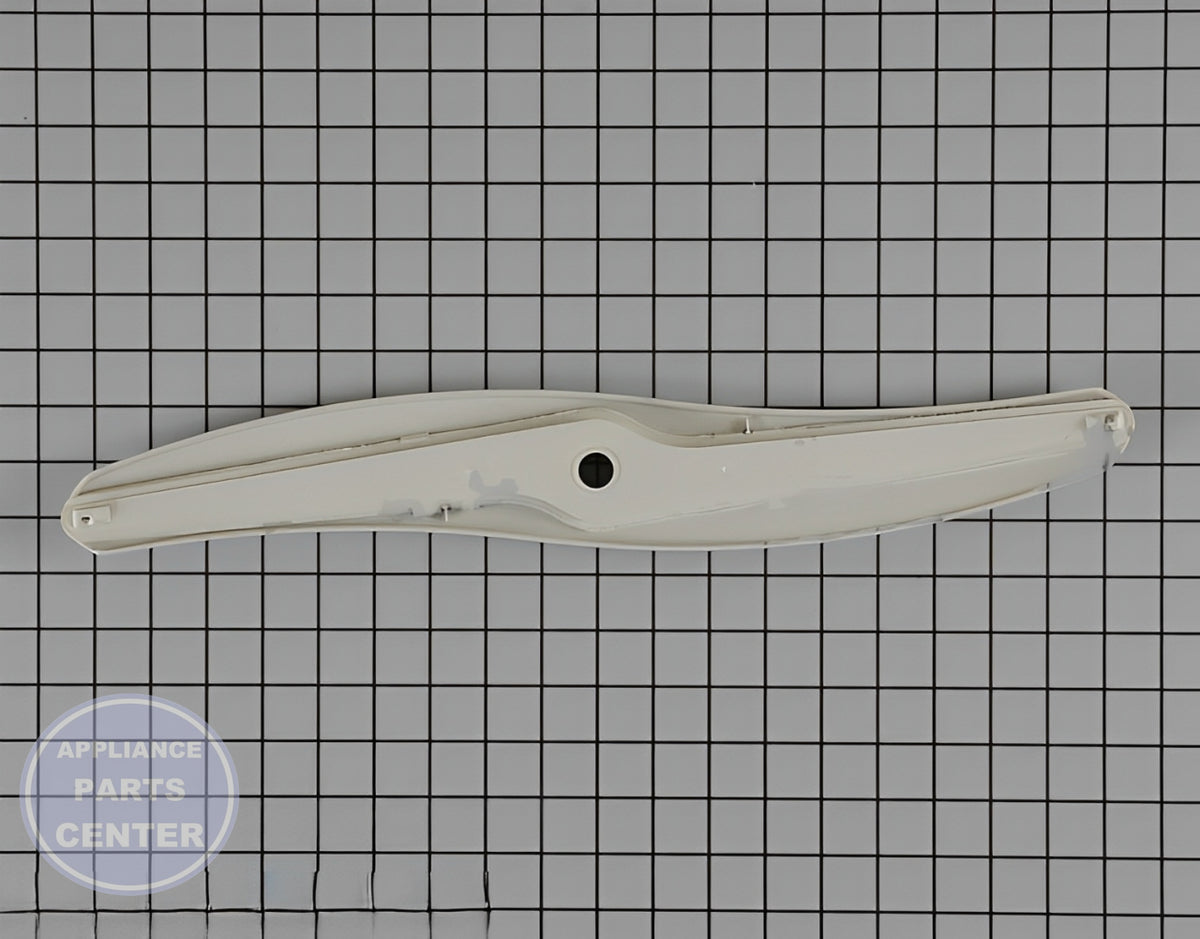 GE DISHWASHER MIDDLE SPRAY ARM ASSEMBLY WD22X10046 - Detailed view of wash arm design