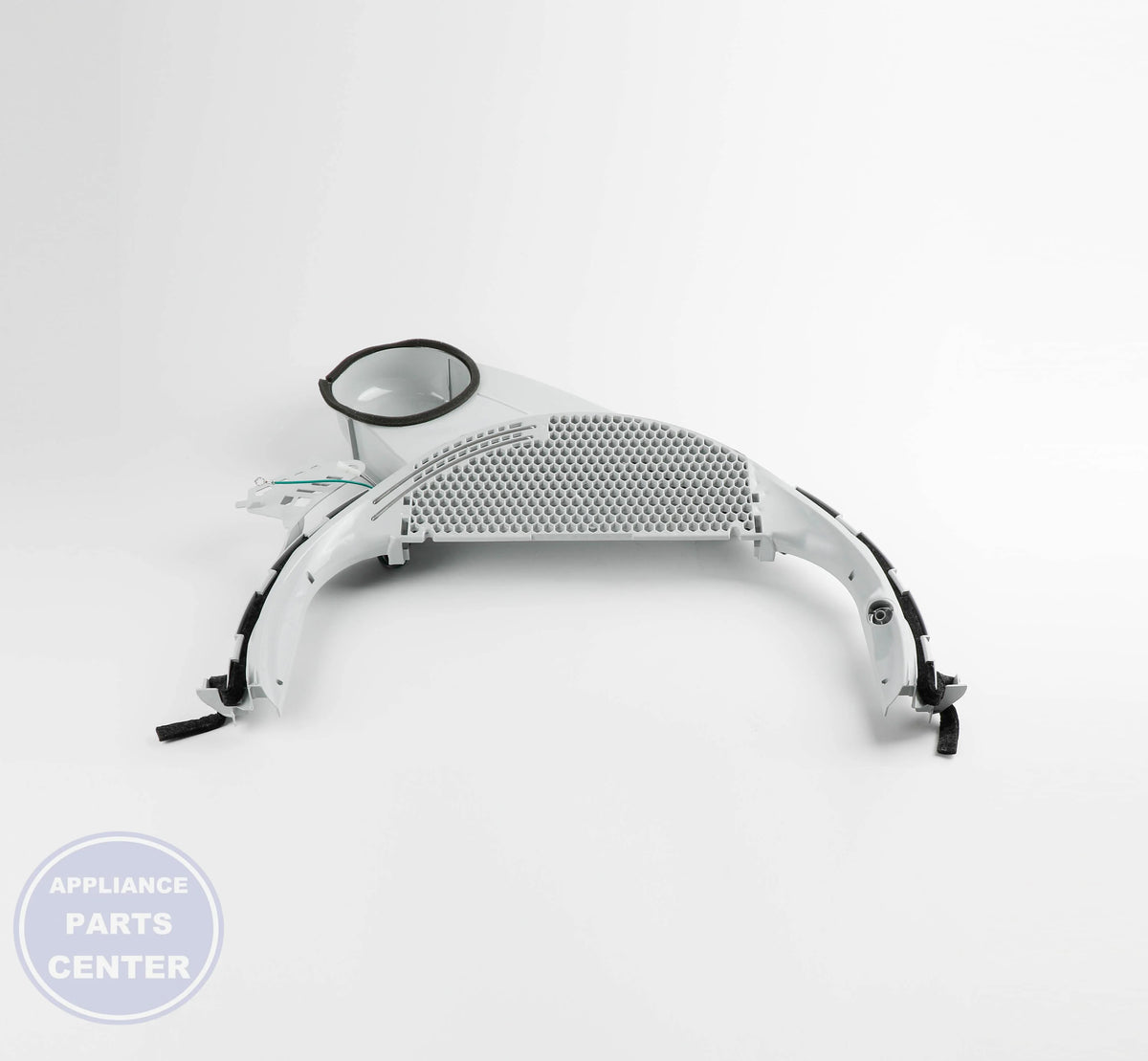GEH TRAP DUCT ASM WE01X25334 - Installation in specific model showcasing mounting points