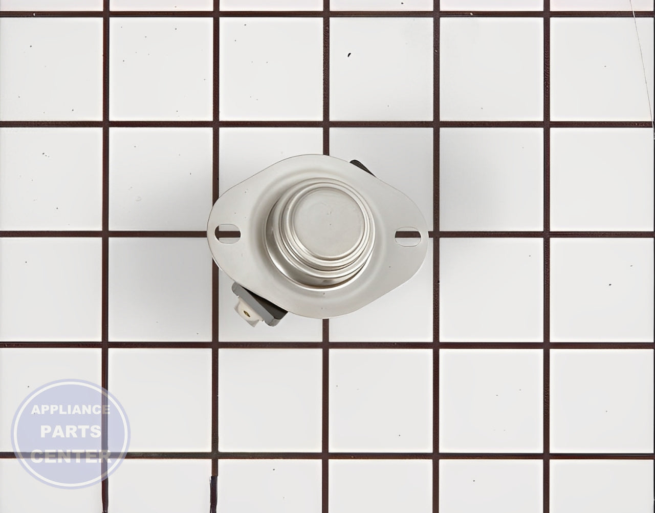 Cycling Thermostat WE04X10028 - Detailed view of temperature control and safety features