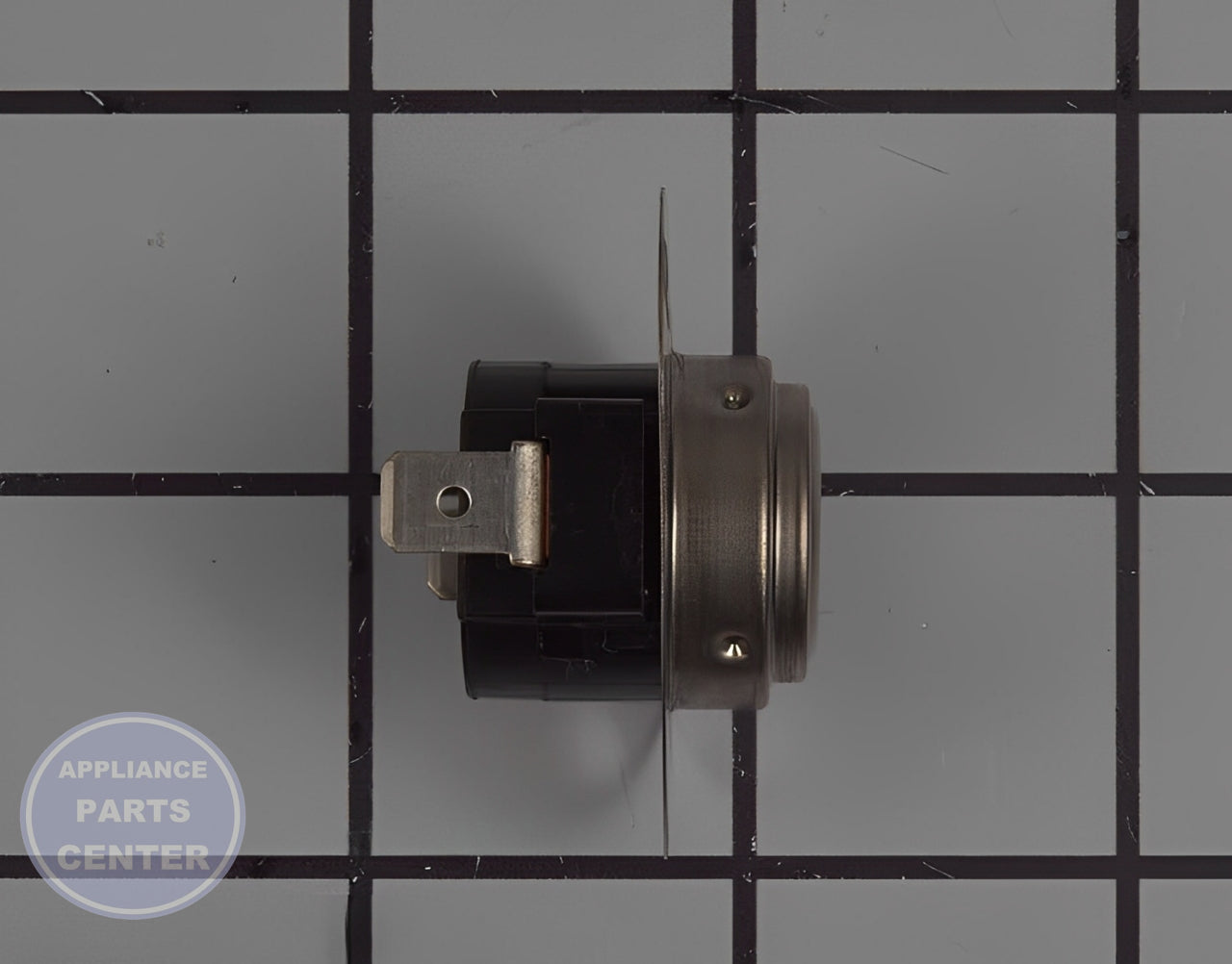 GE THERMOSTAT WE04X10190 - Installation in GEN Dryer showing mounting points