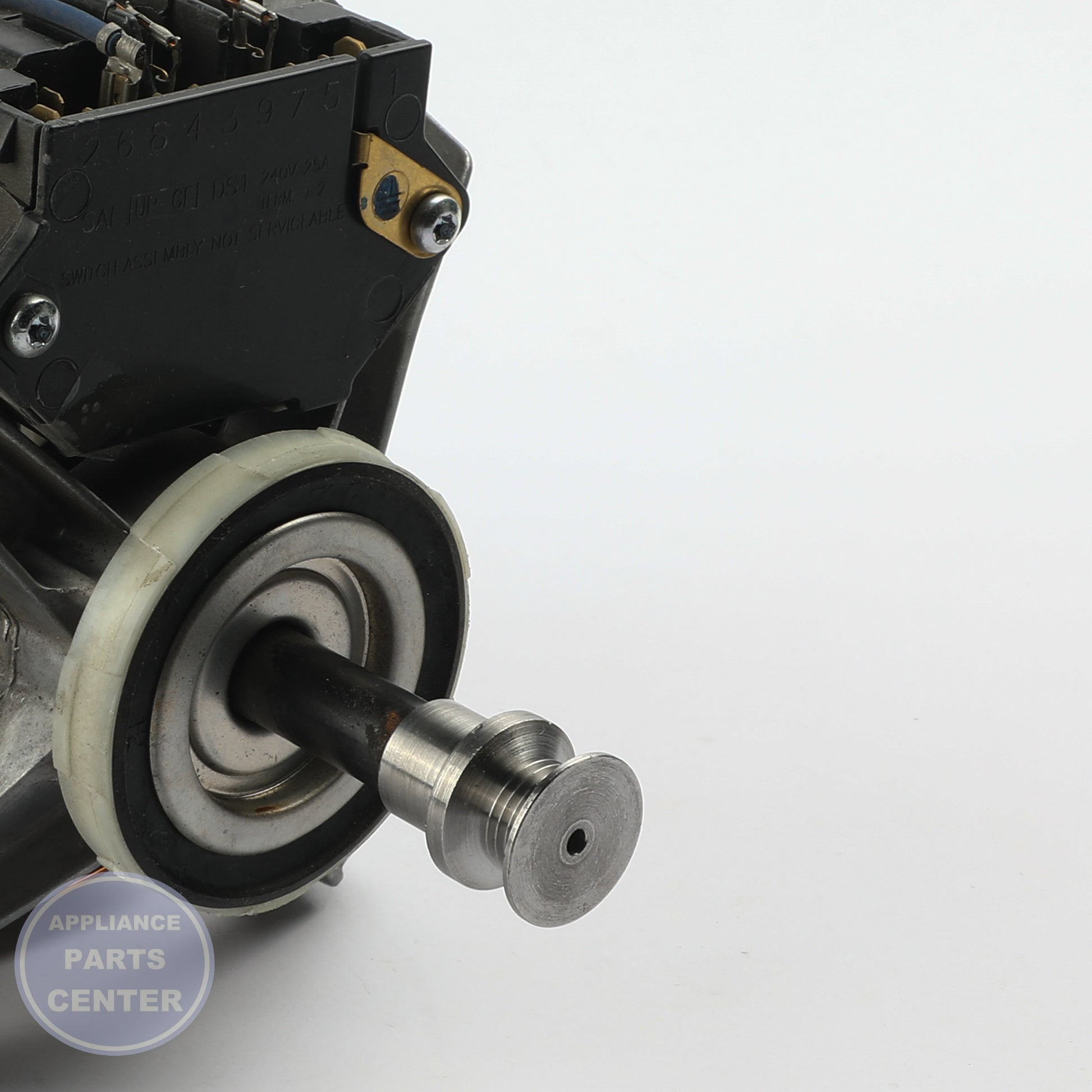 GEH KIT MOTOR AND PULLEY JUMPER WE17X23466 - Installation in GEH model showing key mounting points