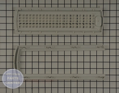 GE GRID ASSEMBLY WE22X35337 - Detailed view of sturdy bracket & flange assembly