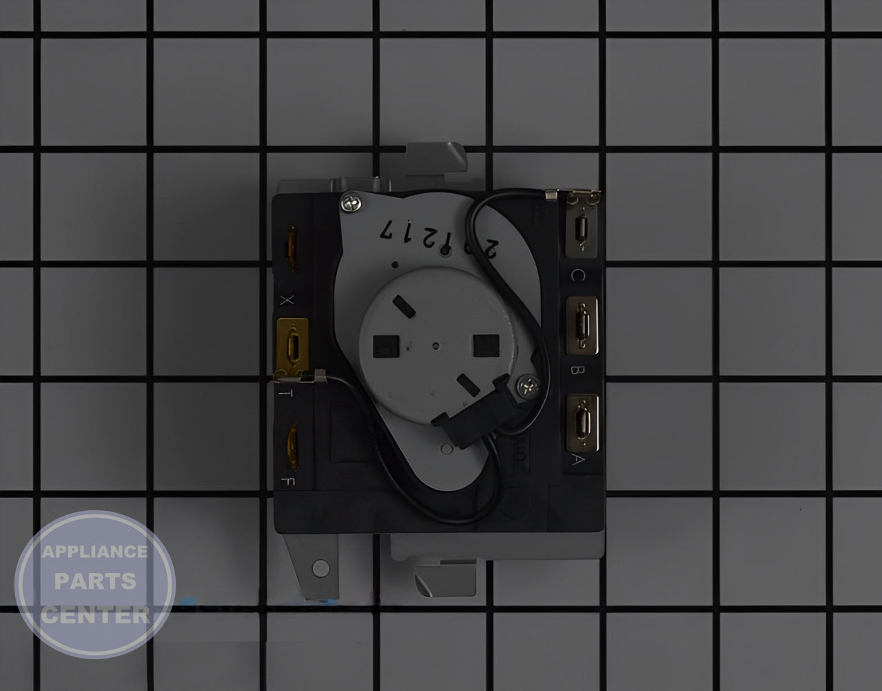 GE DRYER CONTROL TIMER ASSEMBLY WITH PLASTIC SHAFT WE4M359 - Detailed view of circuit board and timer specifications