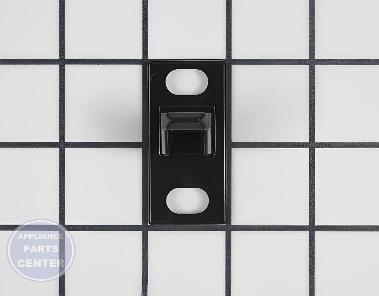 GEH STRIKER DOOR WH01X10731 - Main view showing secure closure for GEH XLW1000 XXW2000 XZW3000