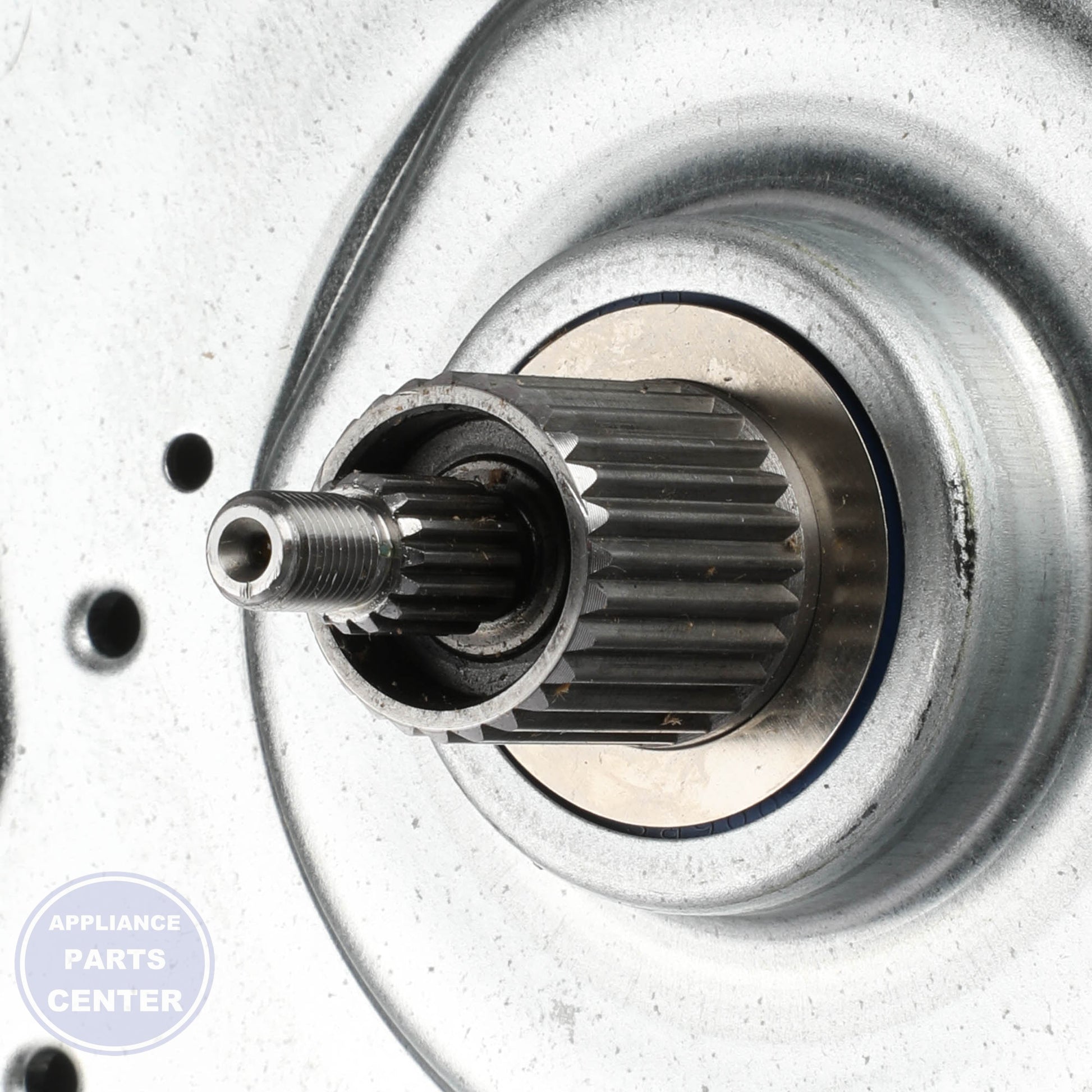 GEH PLATFORM BEARING RETAINER & FASTENERS WH03X33733 - Installation in GEH model showing secure mounting points