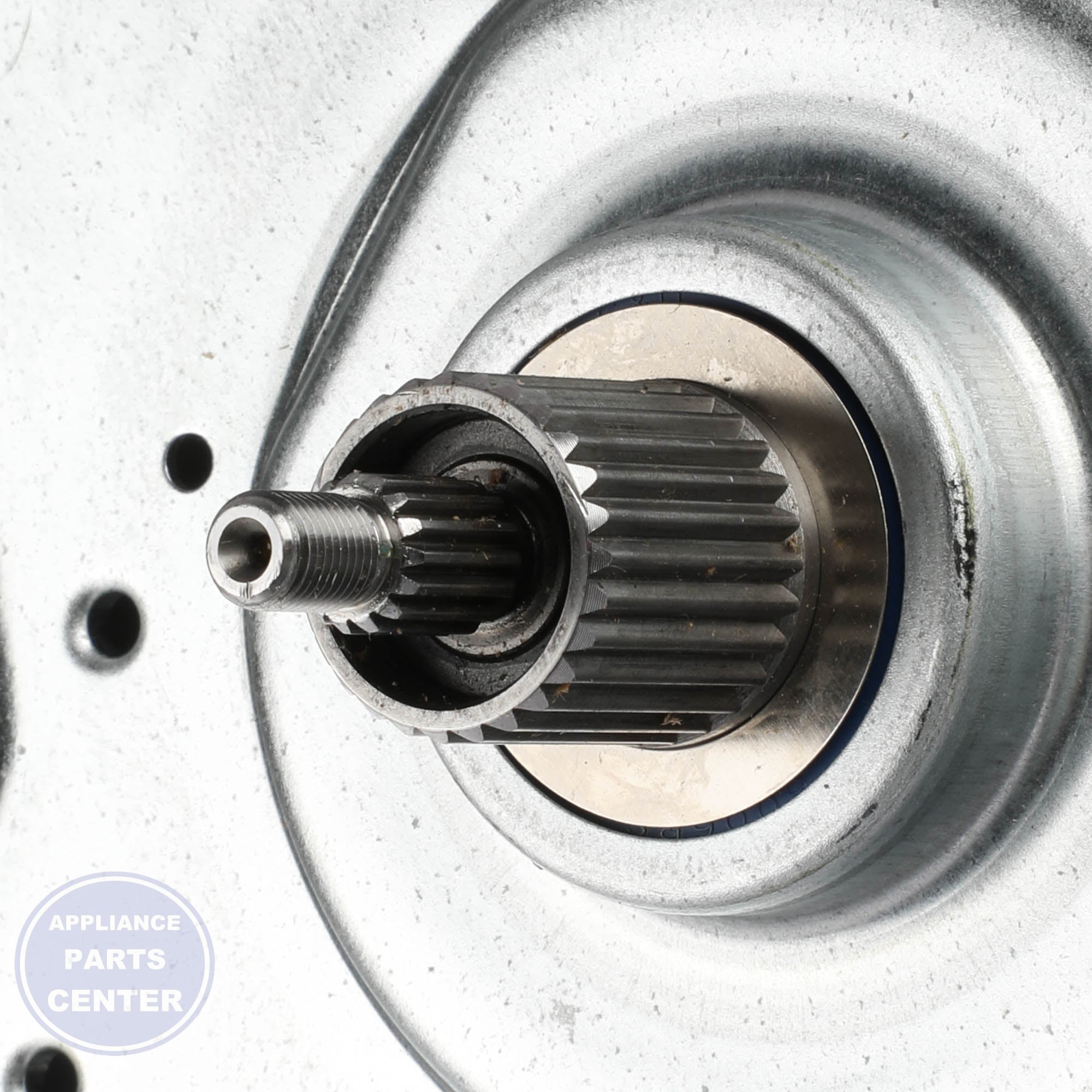 GEH PLATFORM BEARING RETAINER & FASTENERS WH03X33733 - Installation in GEH model showing secure mounting points