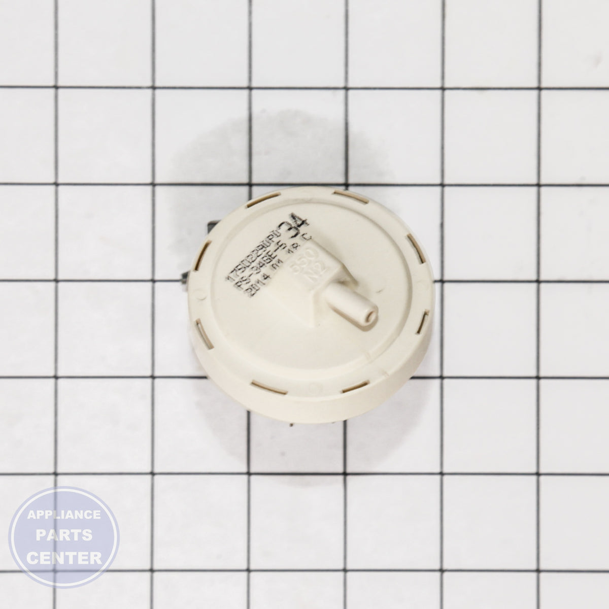 SWITCH PRESSURE WH12X10076 - Side view with dimensions 2.5 x 2 x 1.5 inches