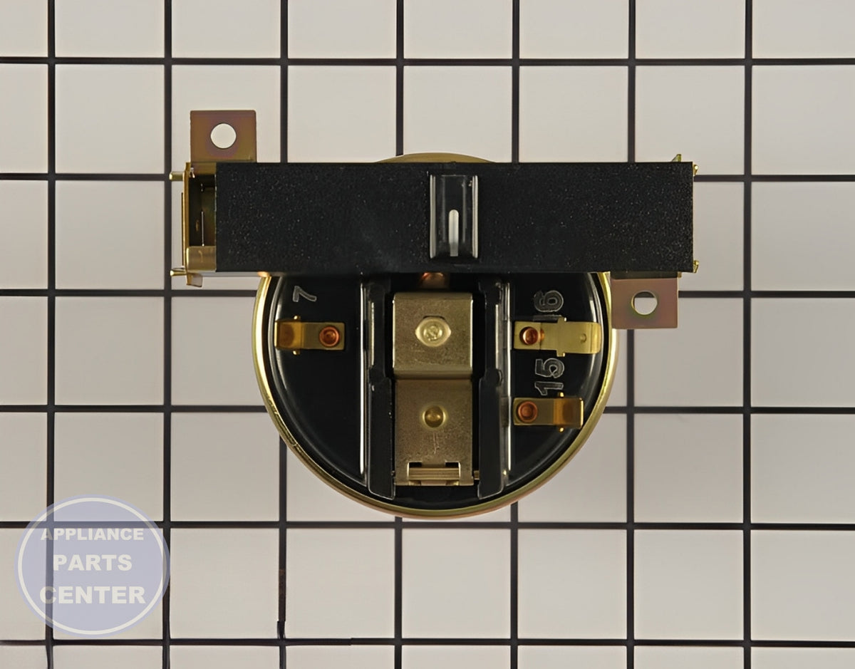 Pressure Switch WP207360 - Detailed view of water level control