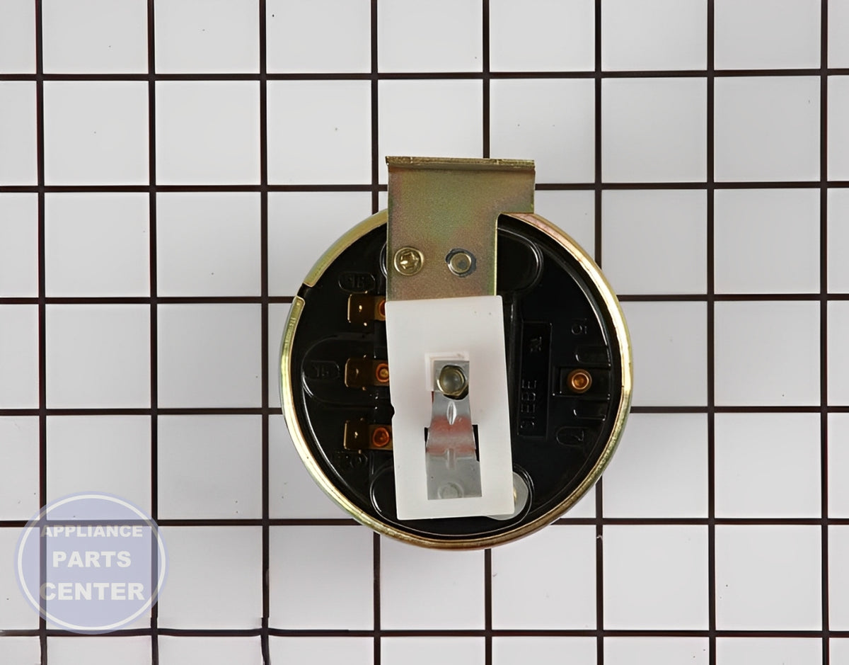 Pressure Switch WP22001308 - Detailed view of water level control mechanism