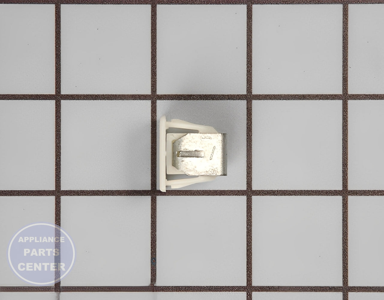 WHIRLPOOL DOOR CATCH WP3389441 - Main view showing secure latch for WPL models