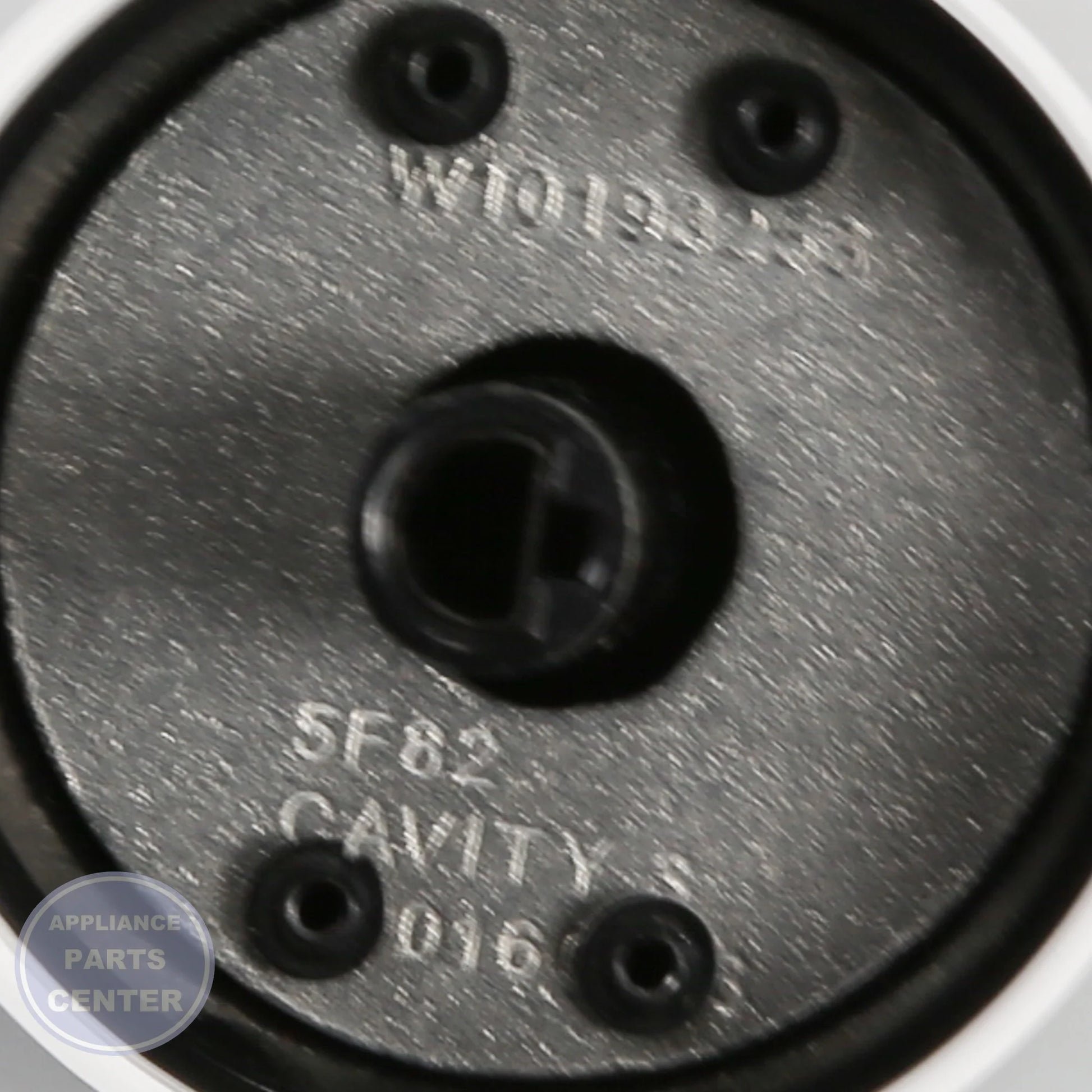 WPL KNOB WPW10160372 - Installation in specific model showing key mounting points