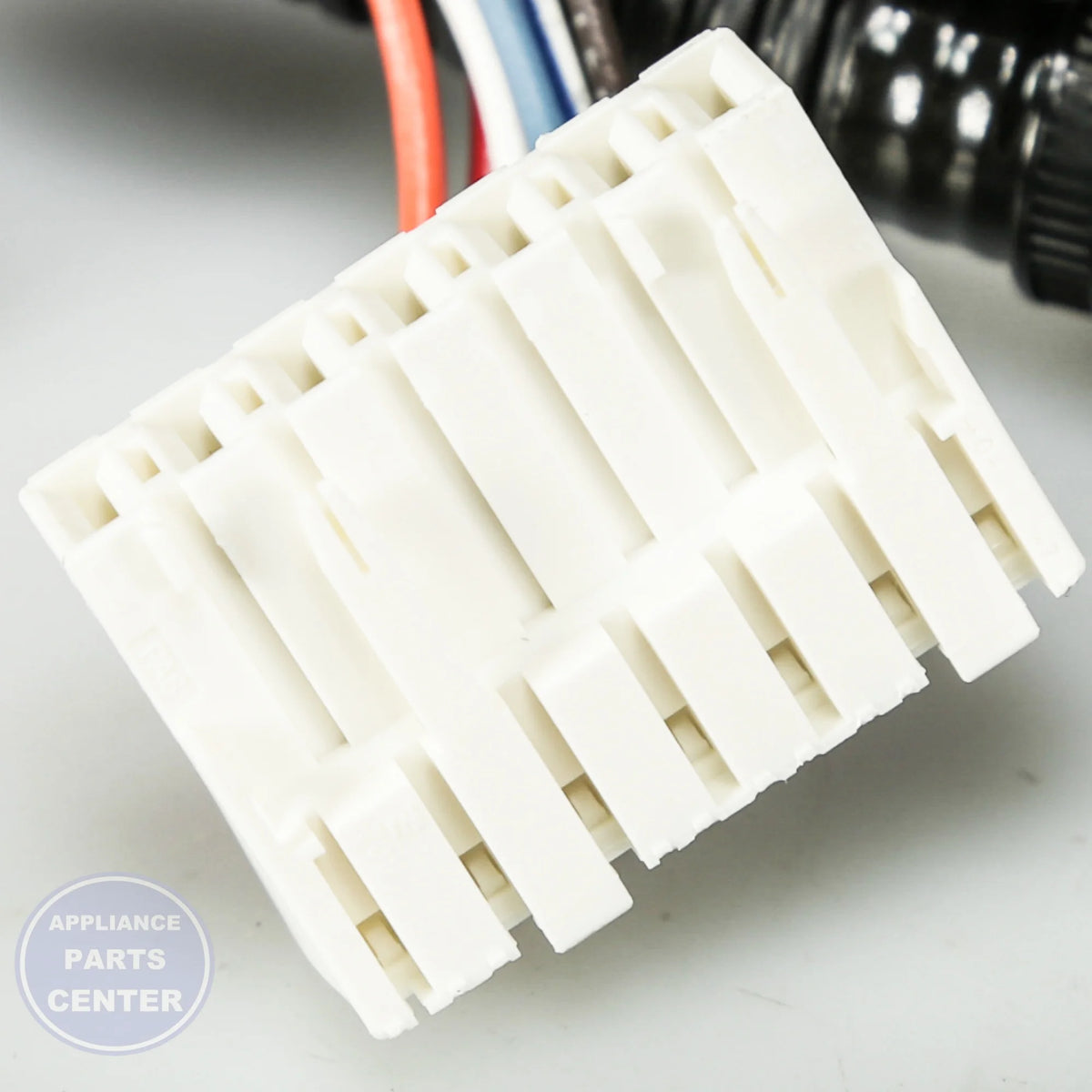 HARNS-WIRE WPW10383573 - Side view with reliable receptacle and wire connector