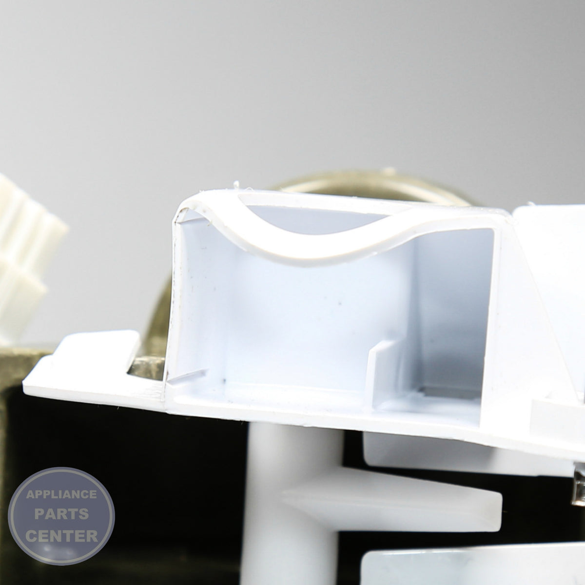 WPL ICEMAKER WPW10715709 - Installation in specific model showing key mounting points