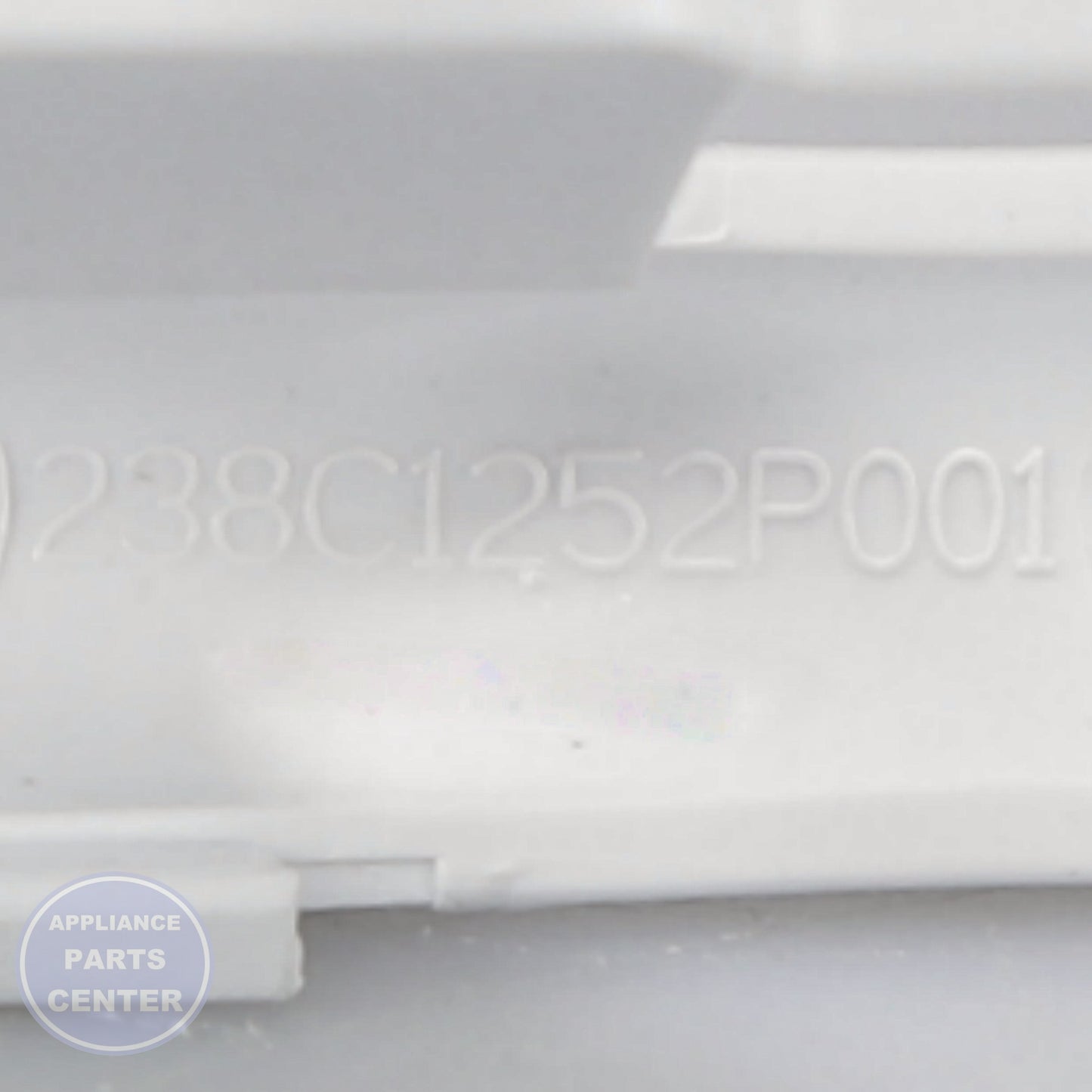 GEH HUMIDITY CONTROL WR02X10821 - Installation in GEH model showcasing mounting points