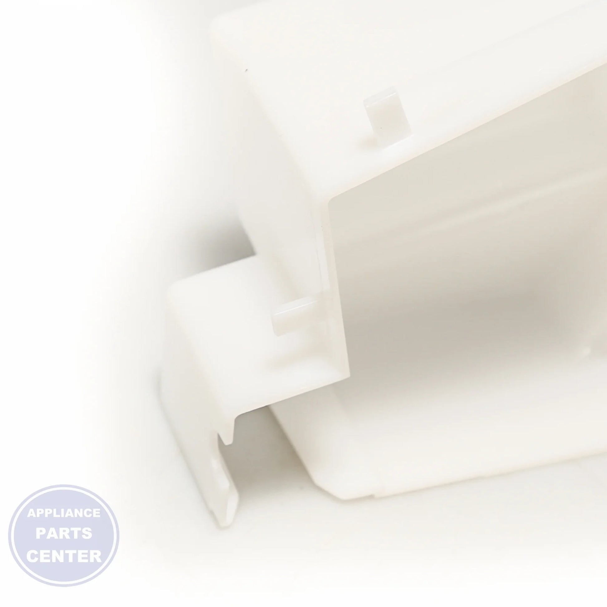 GEH COVER AUGER MOTOR WR02X12491 - Installation in GEH model displaying mounting points