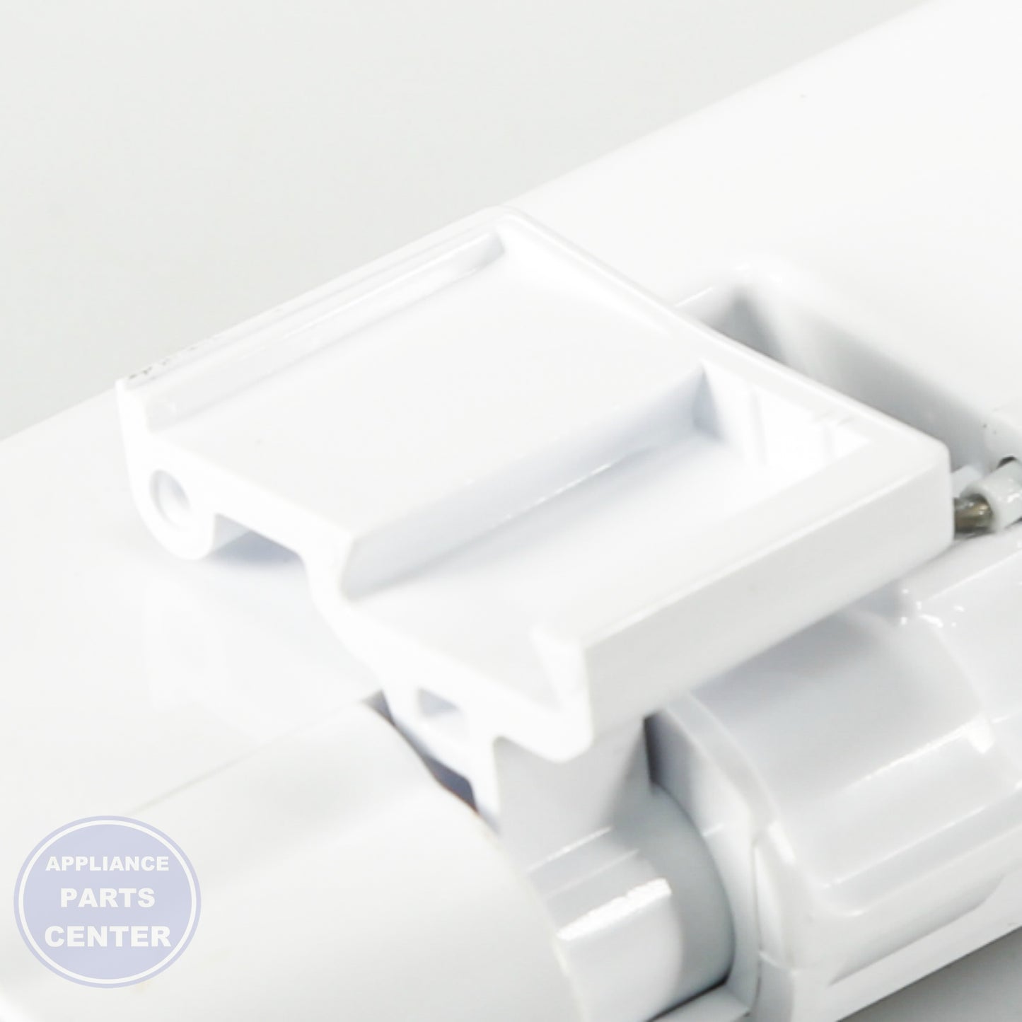 GEH ASM FRENCH WR02X12669 - Installation in ABC123 model showing key mounting points