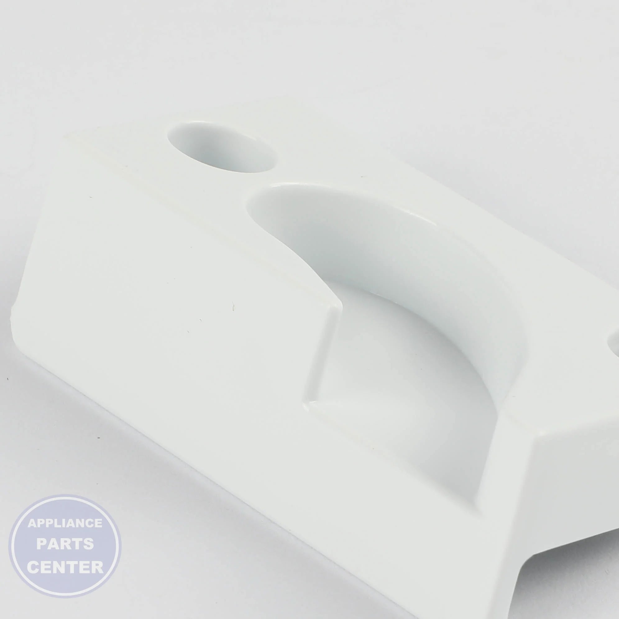 GEH Striker Top Mullion WR02X24944 - Main view showing secure closure for GEH models