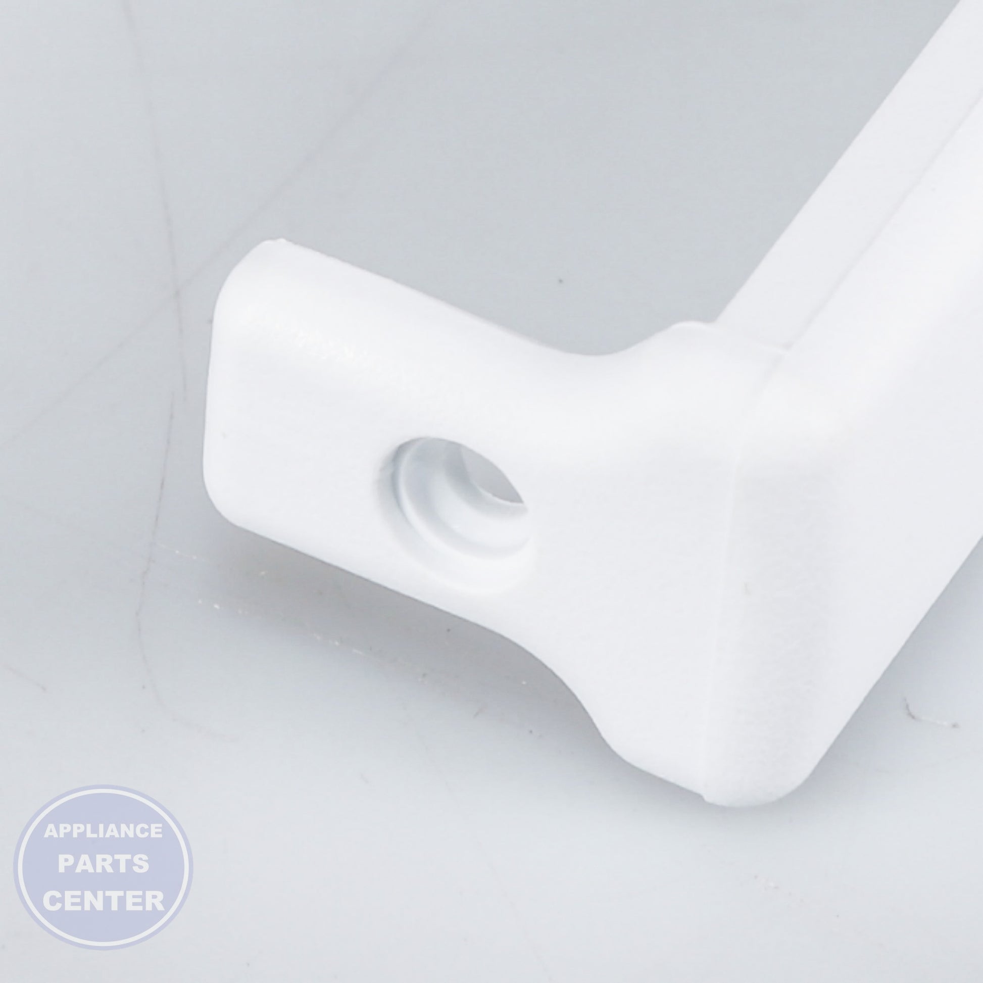 PK HANDLE SMALL ASM WH WR12X10760 - Detailed view of sturdy material and finish