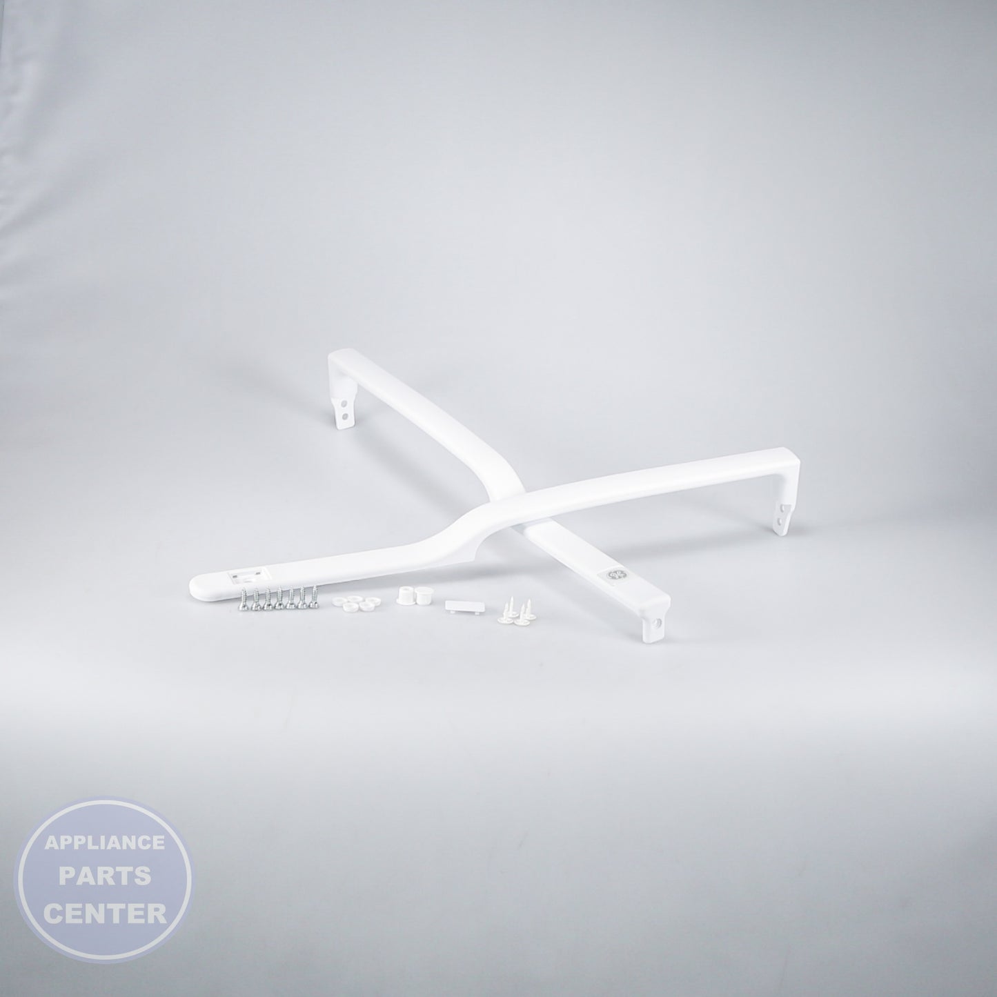 GEH PK HANDLE SMALL ASM WH WR12X10760 - Installation in GEH model showing easy mounting points