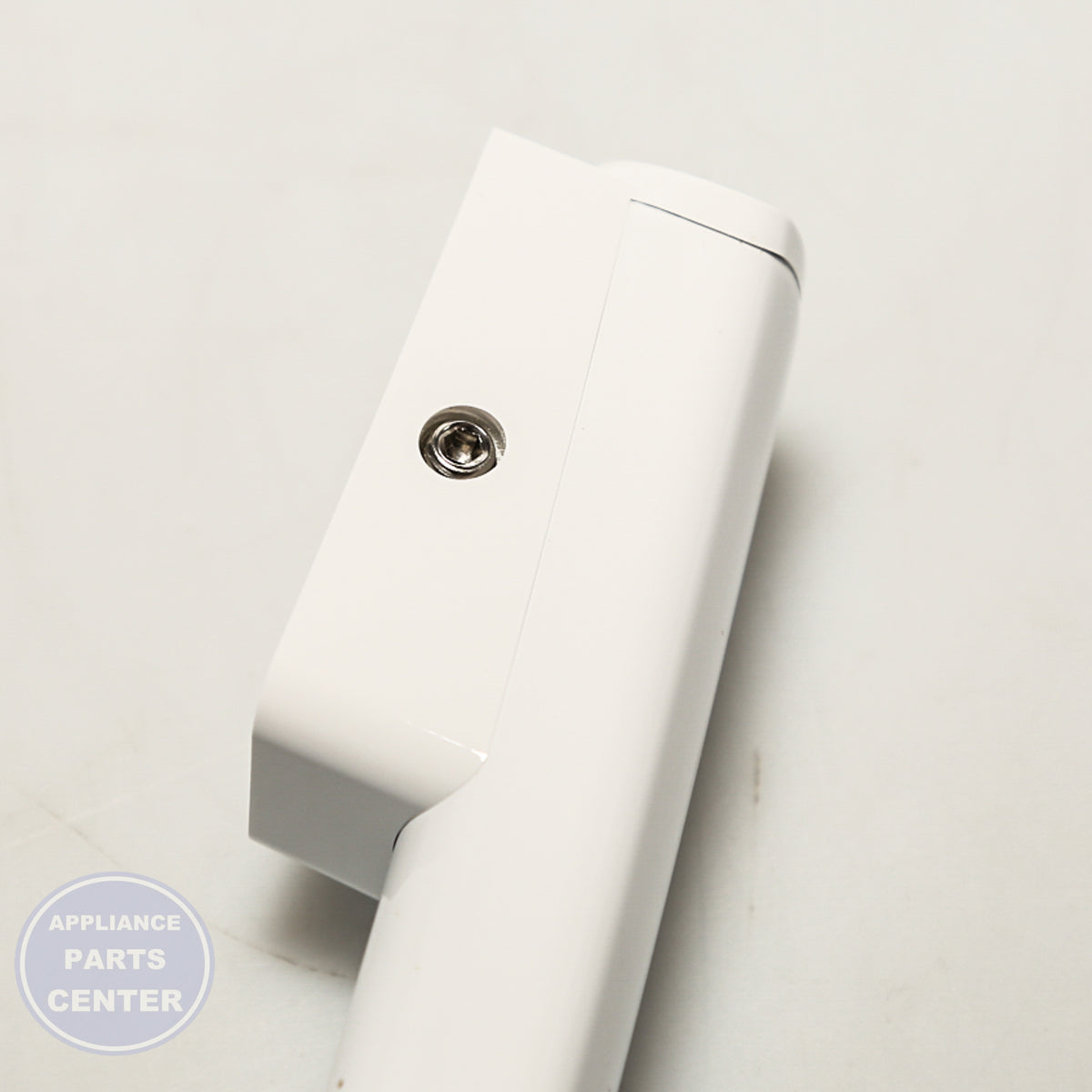 GEH ARC HANDLE ASM FZ WR12X20643 - Installation in GEH model showcasing key mounting points