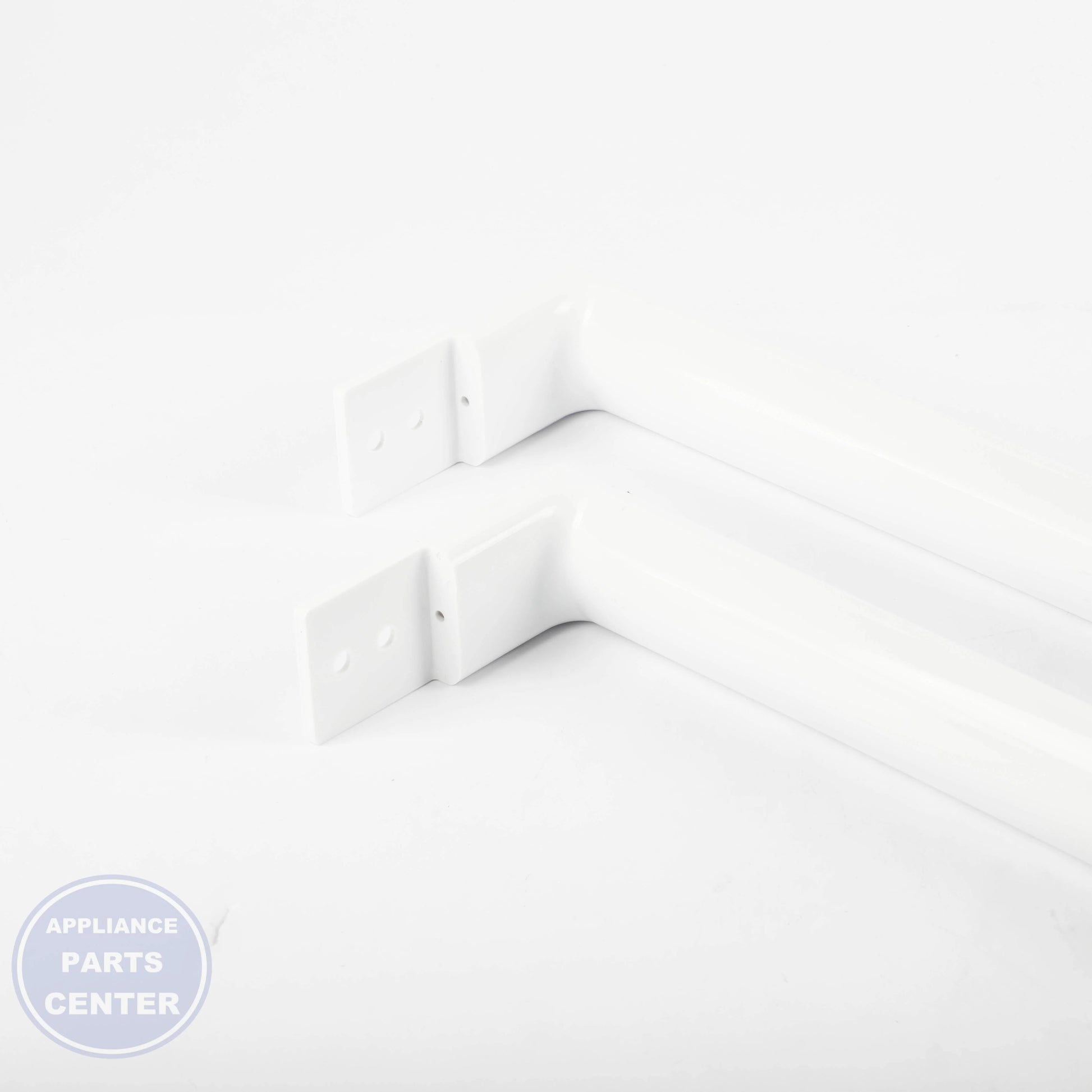 GEH SRV COMMON HANDLE WR12X48765 - Installation in GEH model showing precise mounting points