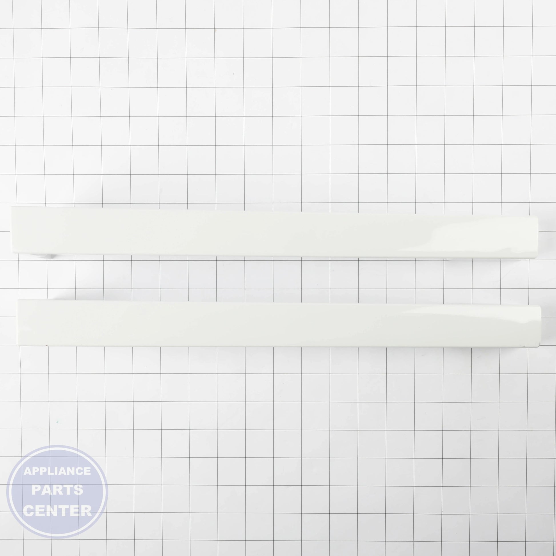 GEH SRV COMMON HANDLE WR12X48765 - Installation in GEH model showing precise mounting points