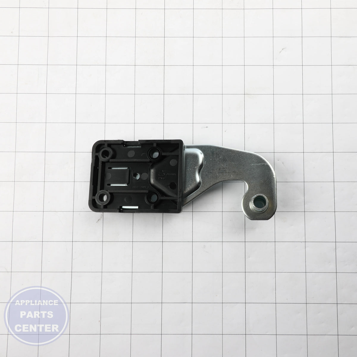 GEH HINGE TOP & PIN ASM WR13X24907 - Installation in GE Model Y showing key mounting points