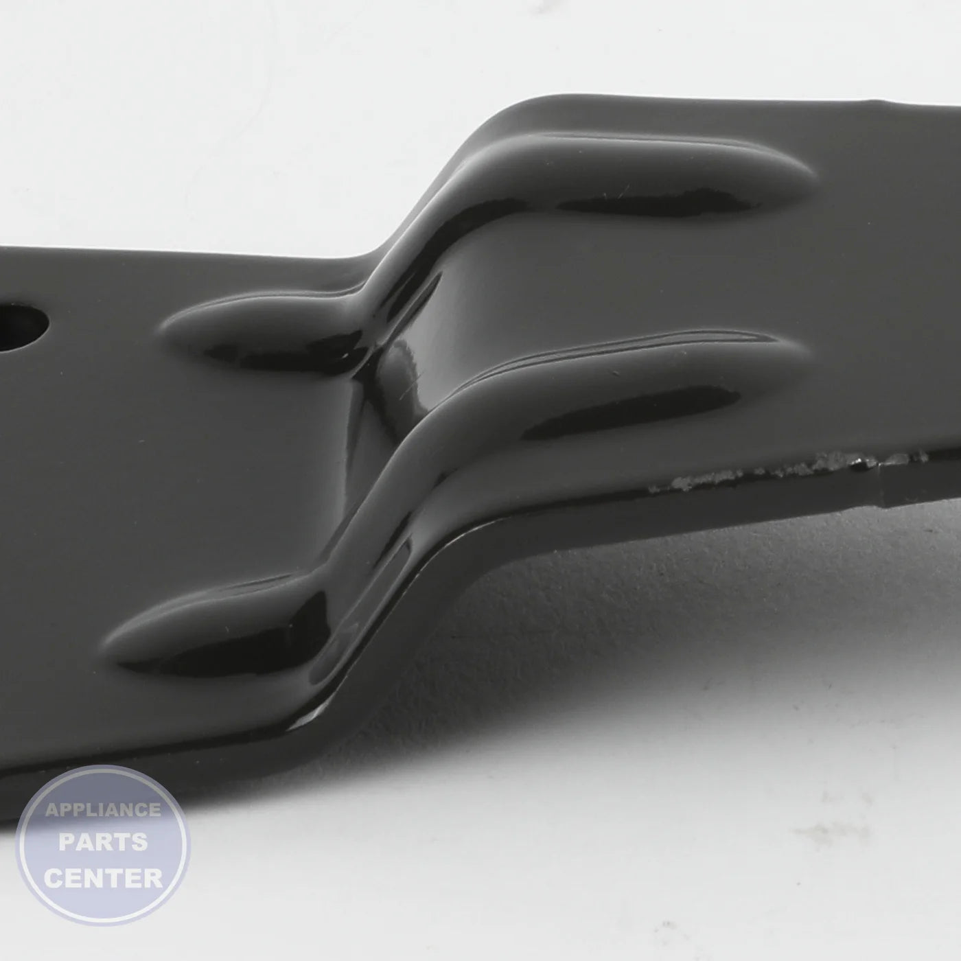 GEH HINGE TOP AND PIN ASM WR13X27088 - Installation in WR13X21228 model showing secure mounting points