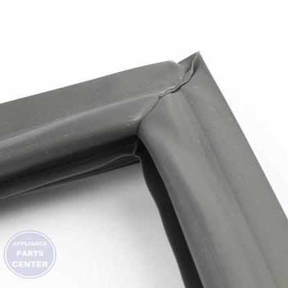 GEH DORIAN GRAY FREEZER DOOR GASKET 19 - Installation in GEH model showing mounting points