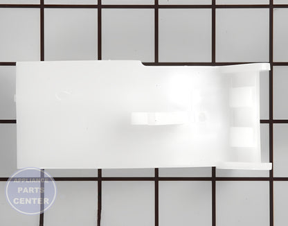 DEFLECTOR ICE DISPLAY WR17X10703 - Detailed view of optimized ice delivery