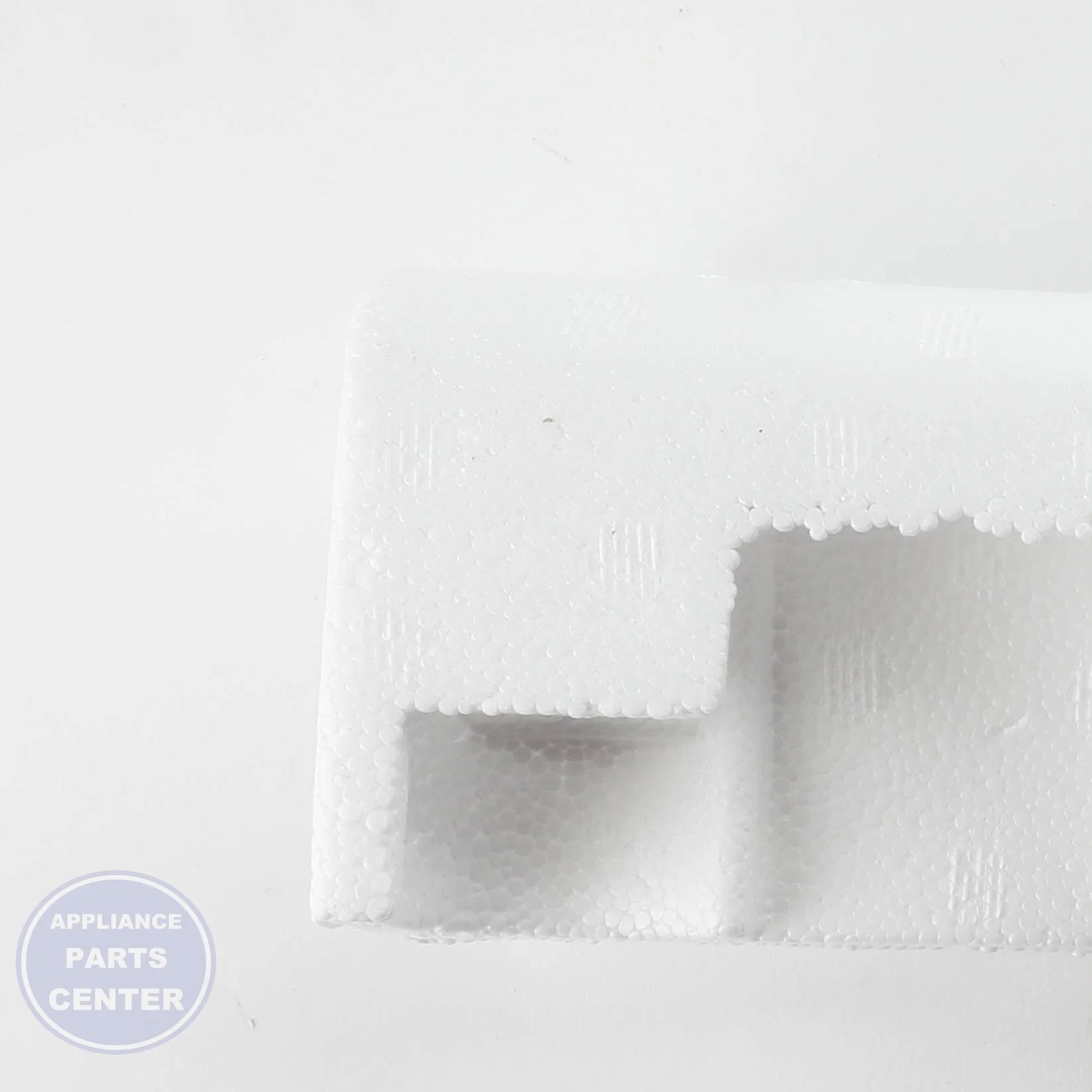 GEH INSULATION TANK FOAM WR17X11620 - Installation in GEH model showcasing key mounting points