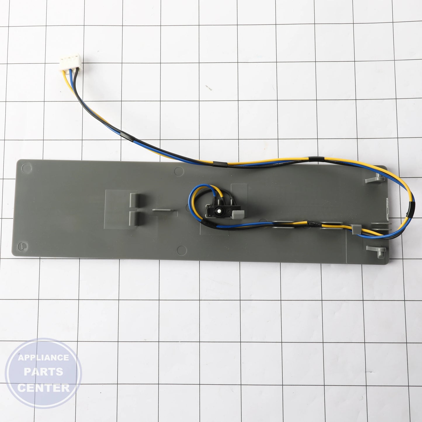 [GEH] STAINLESS DISPENSER PADDLE WR17X32424 - Installation in GEH model showcasing easy mounting points