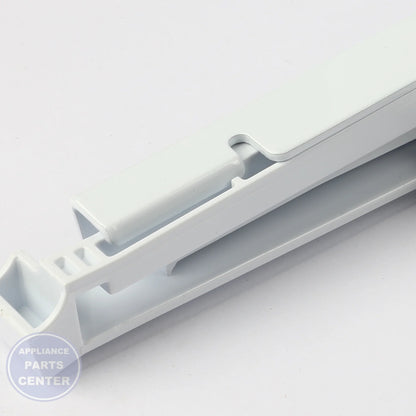 QUICKSPACE SHELF - WHITE WR32X31963 - Detailed view of durable white shelf design