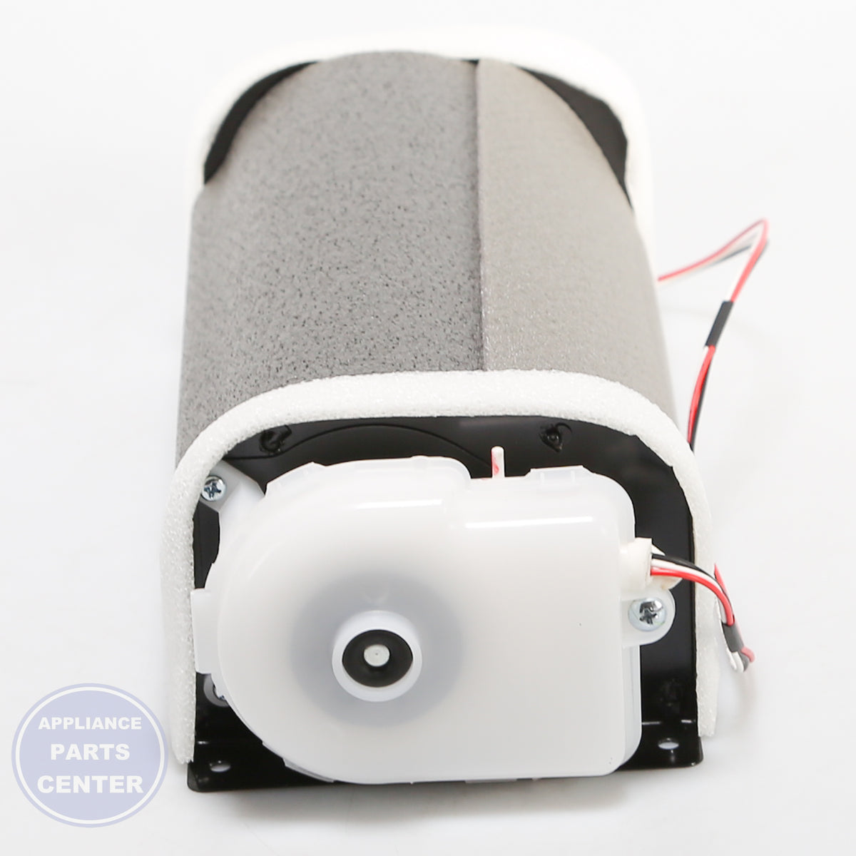 GEH MOTOR FAN ASM FZ WR60X10176 - Installation in specific model showing key mounting points