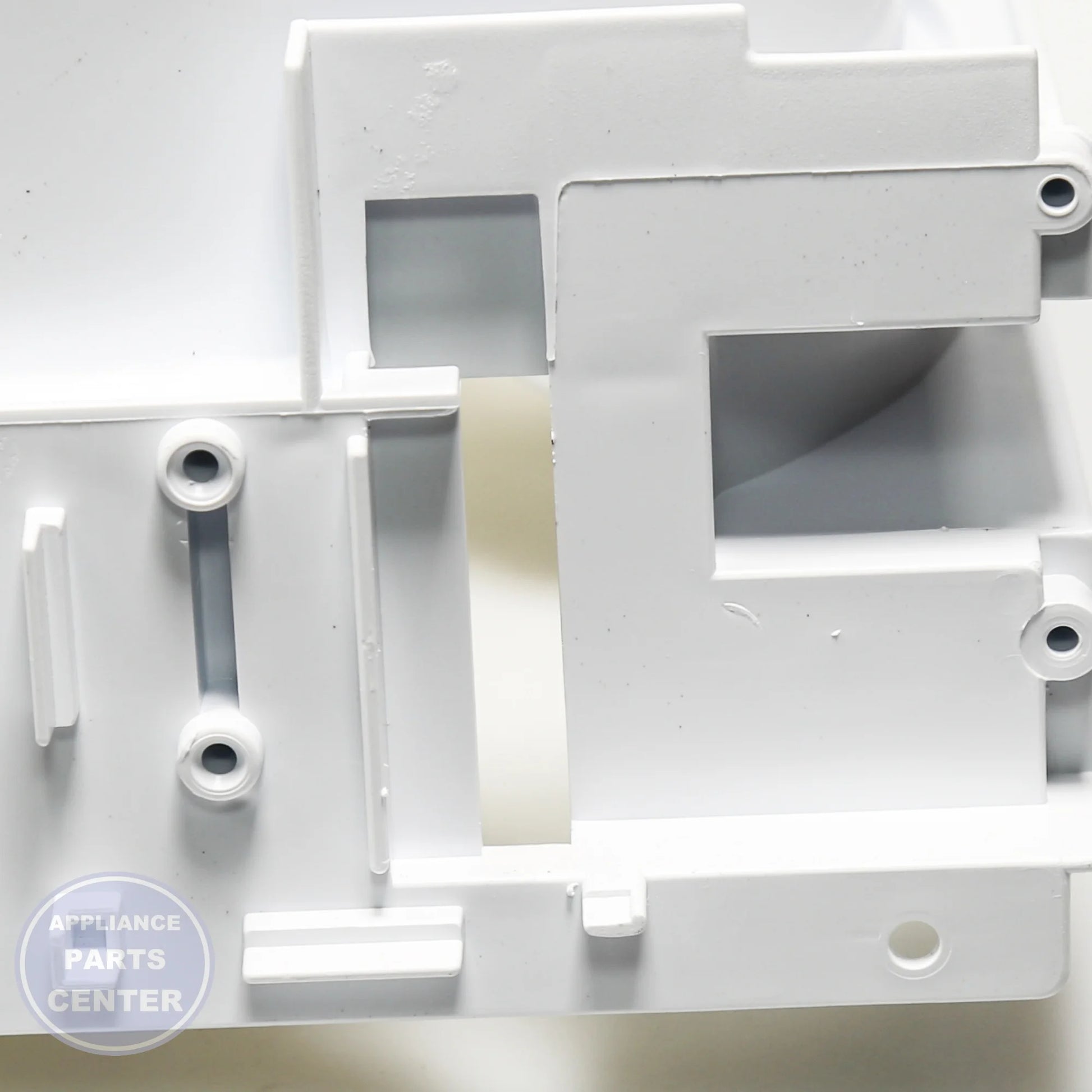 GEH CONDENSER FAN ASM WR60X10177 - Installation in specific model showing easy mounting points