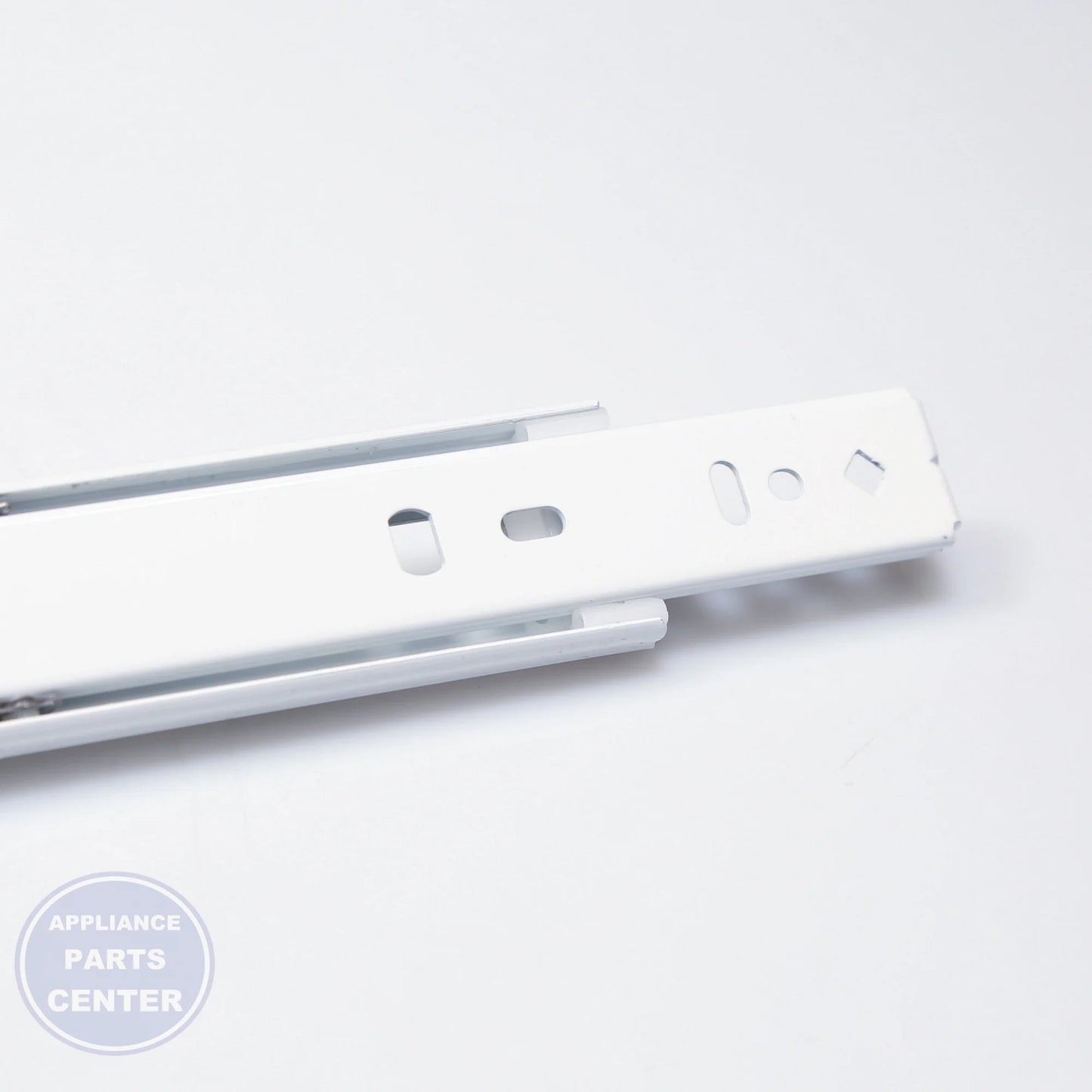 GEH SLDE ASM 12 WR72X10196 - Installation in GEH model showcasing key mounting points
