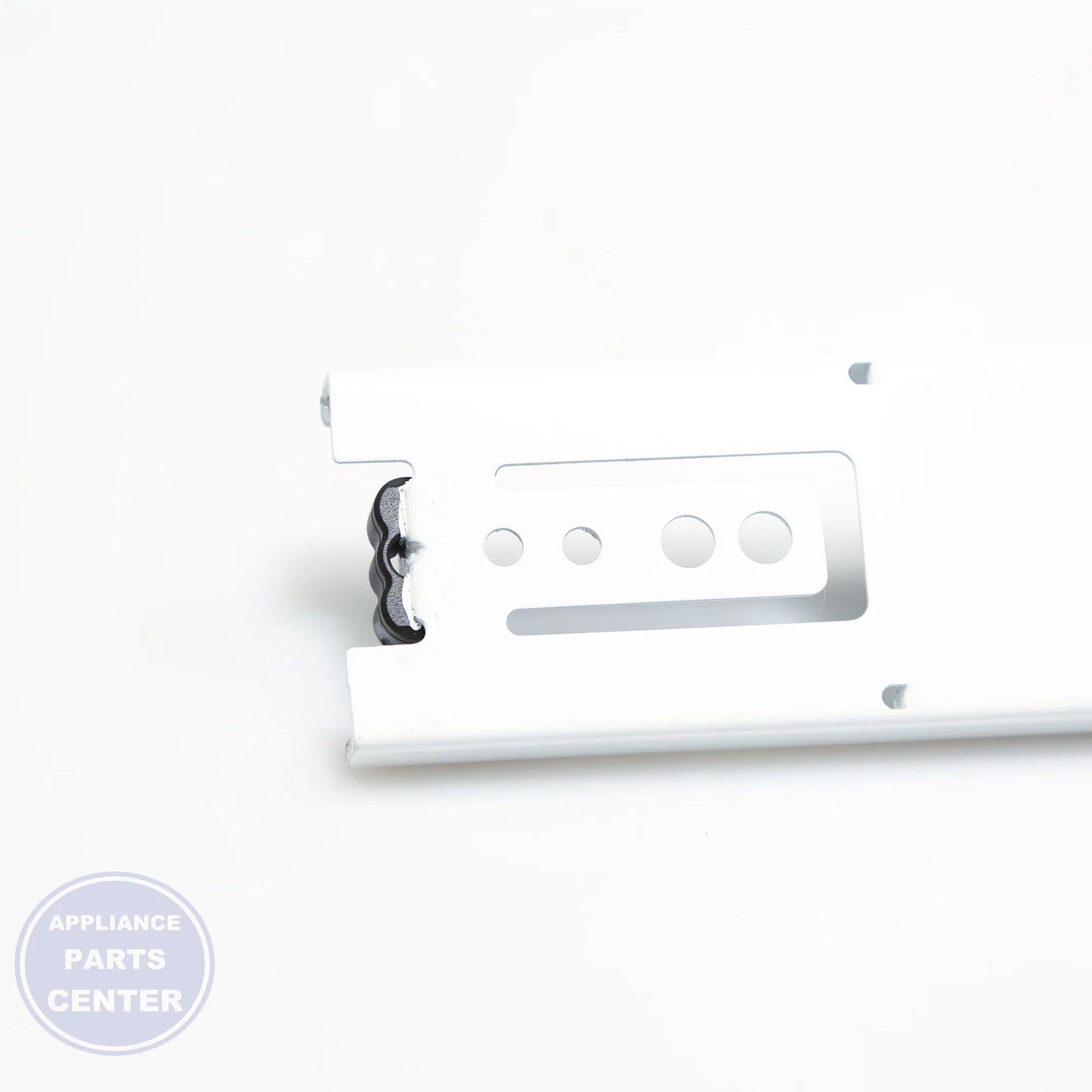 GEH SLDE ASM 12 WR72X10196 - Installation in GEH model showcasing key mounting points