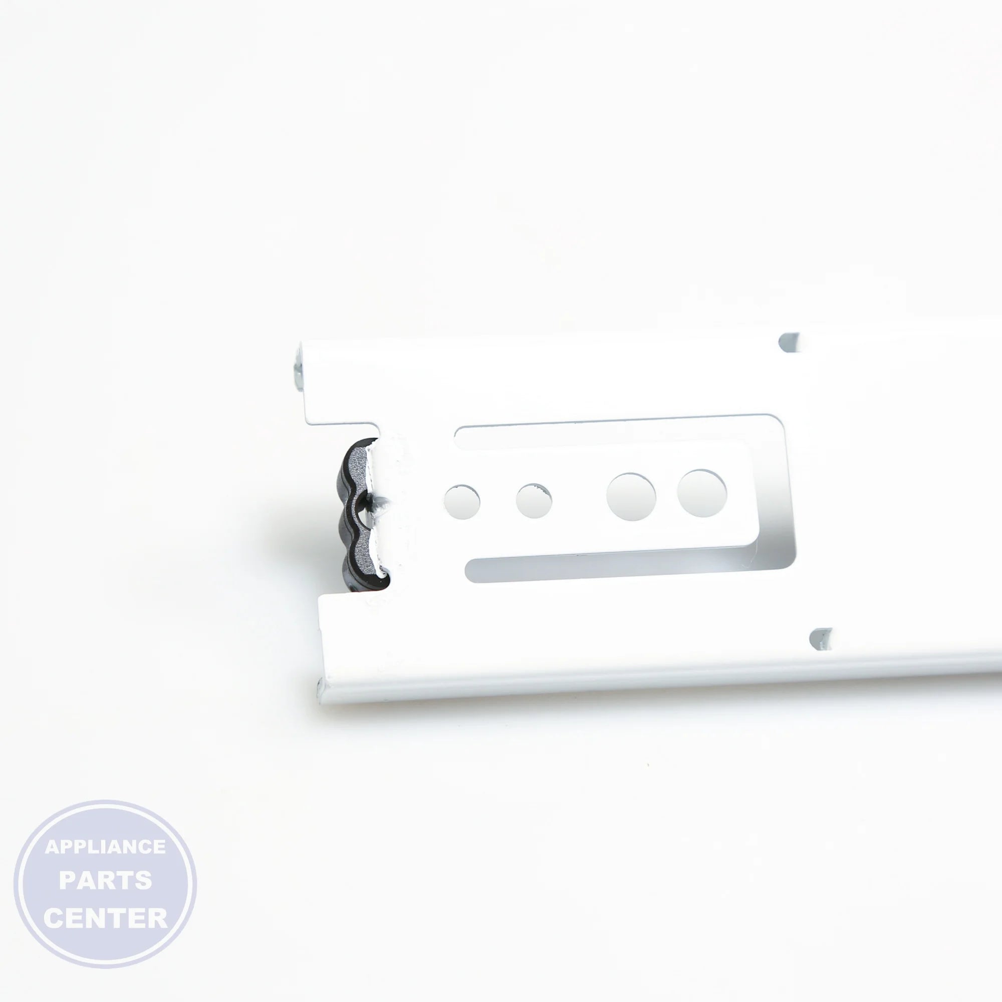 GEH SLDE ASM 12 WR72X10196 - Installation in GEH model showcasing key mounting points