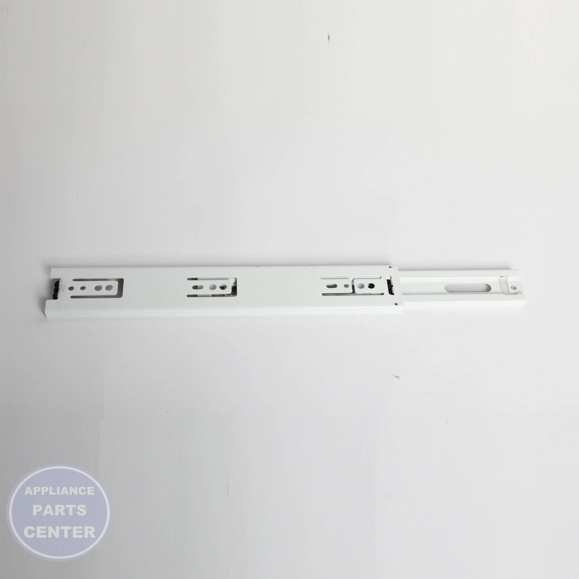 SLIDE OUTER WR72X10365 - Detailed view of precise fit for GEH models