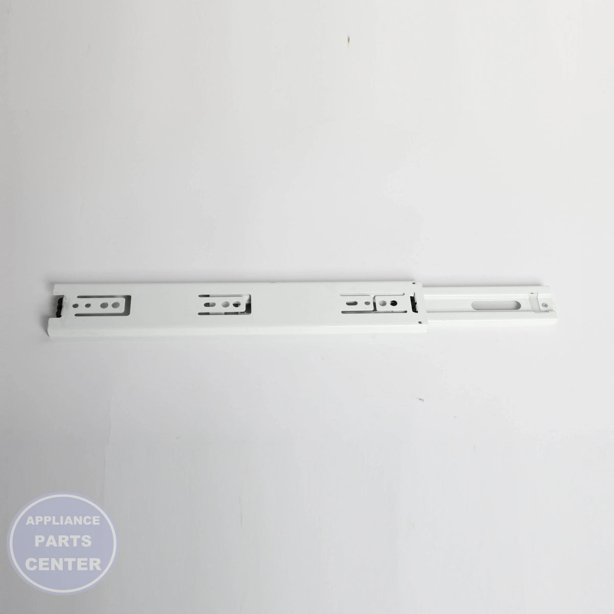 SLIDE OUTER WR72X10365 - Detailed view of precise fit for GEH models