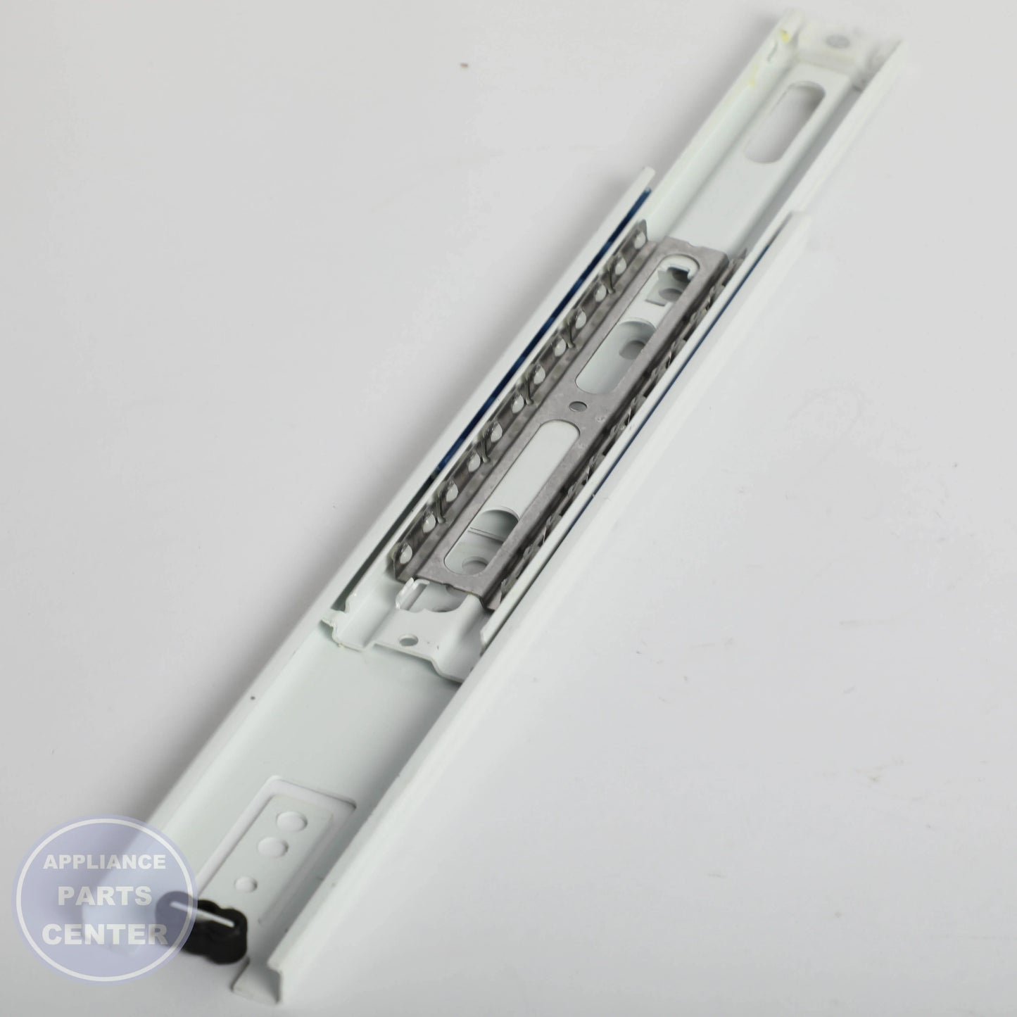 GEH SLIDE OUTER WR72X10365 - Installation in GEH model showing key mounting points